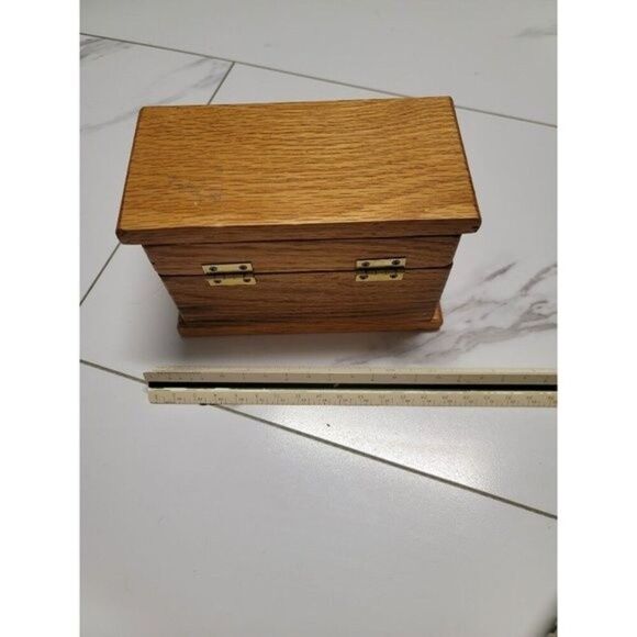 small wooden hinged box - Picture 3 of 3